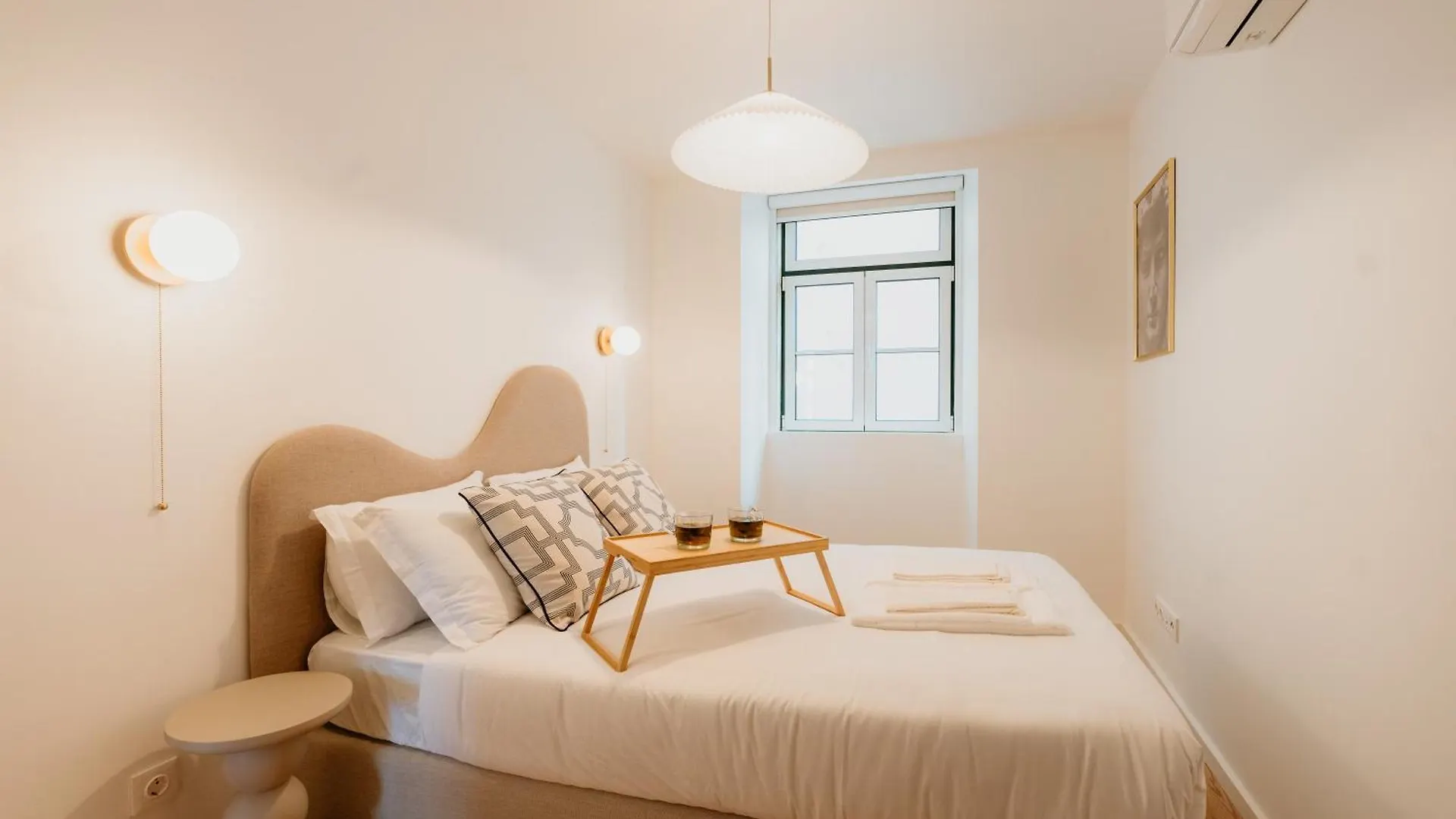 Mary Pink - No 1C - Stunning Two-Bedroom Apartment Lisbon