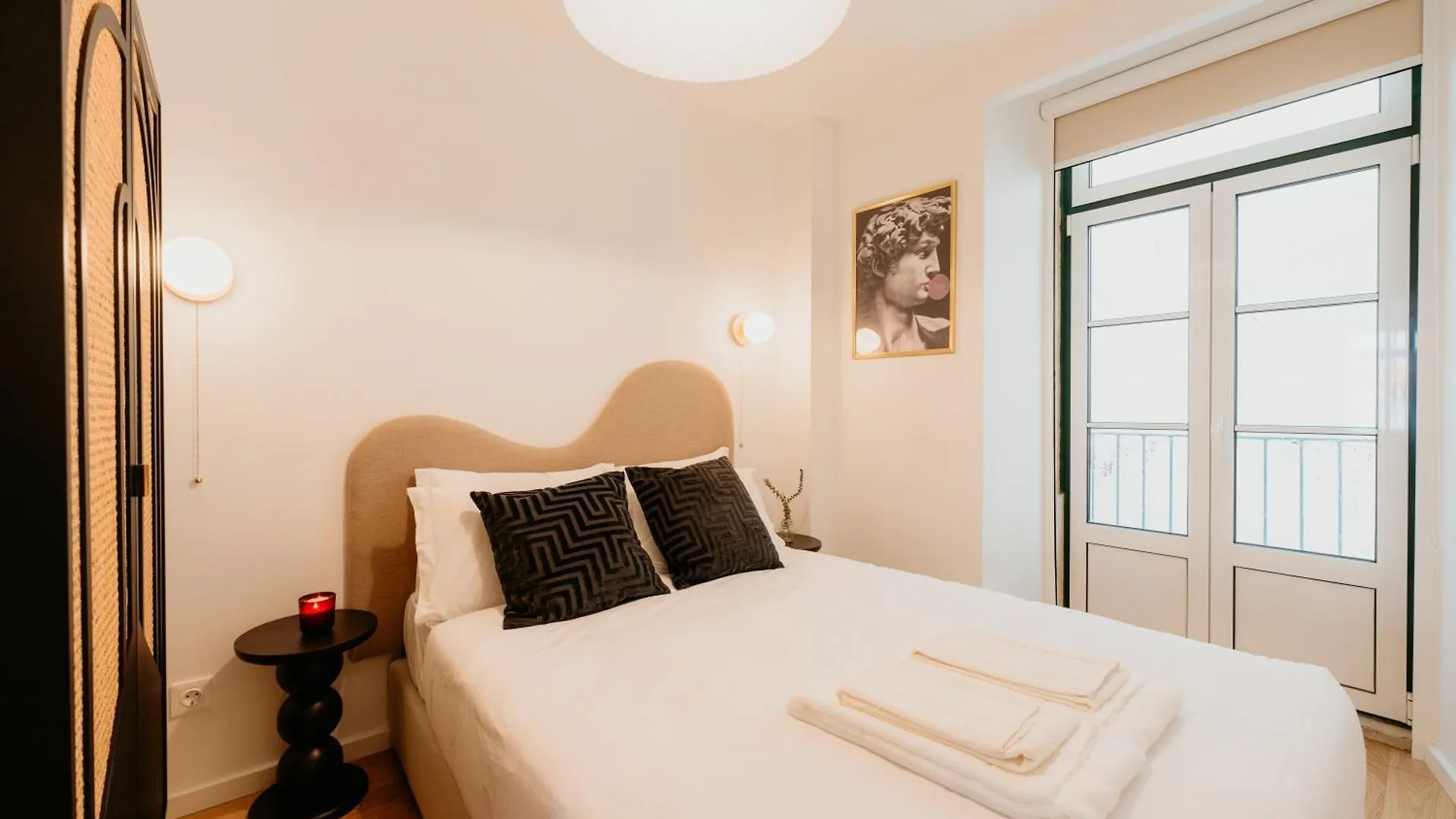 Mary Pink - No 1C - Stunning Two-Bedroom Apartment Lisbon