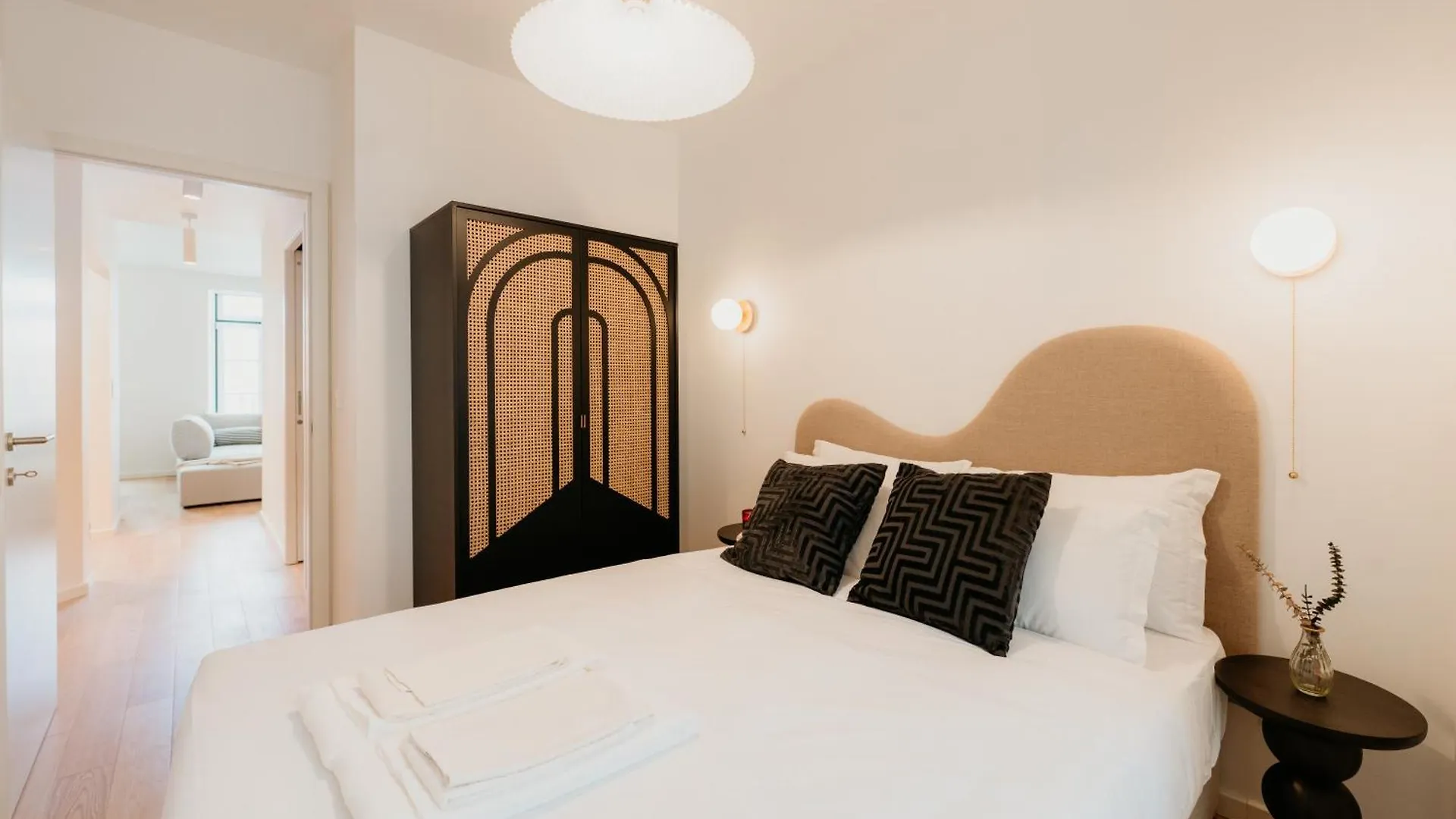 Mary Pink - No 1C - Stunning Two-Bedroom Apartment Lisbon
