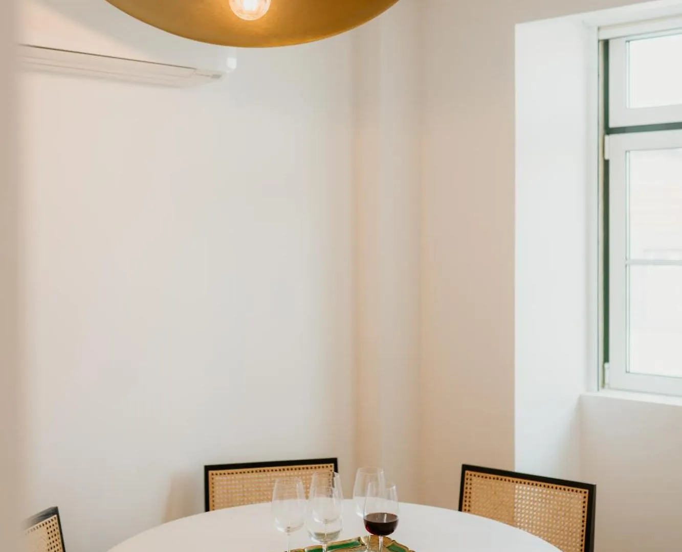 Mary Pink - No 1C - Stunning Two-Bedroom Apartment Lisbon