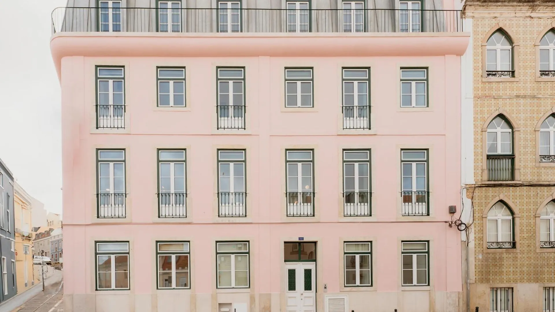 Mary Pink - No 1C - Stunning Two-Bedroom Apartment Lisbon 0*,